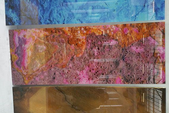 Feature Glass 8 aq_block_30
